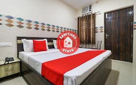 Oyo 49095 Hotel K Fort 3*